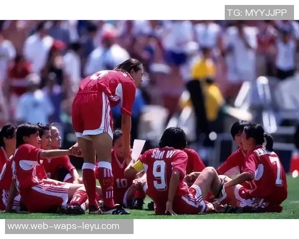 踢足球踢到脚的那些年我们的青春与汗水交织的故事